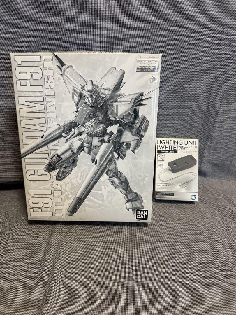 MG ガンダムF91 Ver.2.0「チタニウムフィニッシュ」（発光ユニット付）