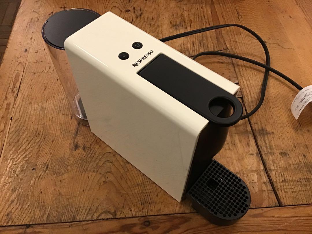 Nespresso エスプレッソマシン エッセンサ　ミニ