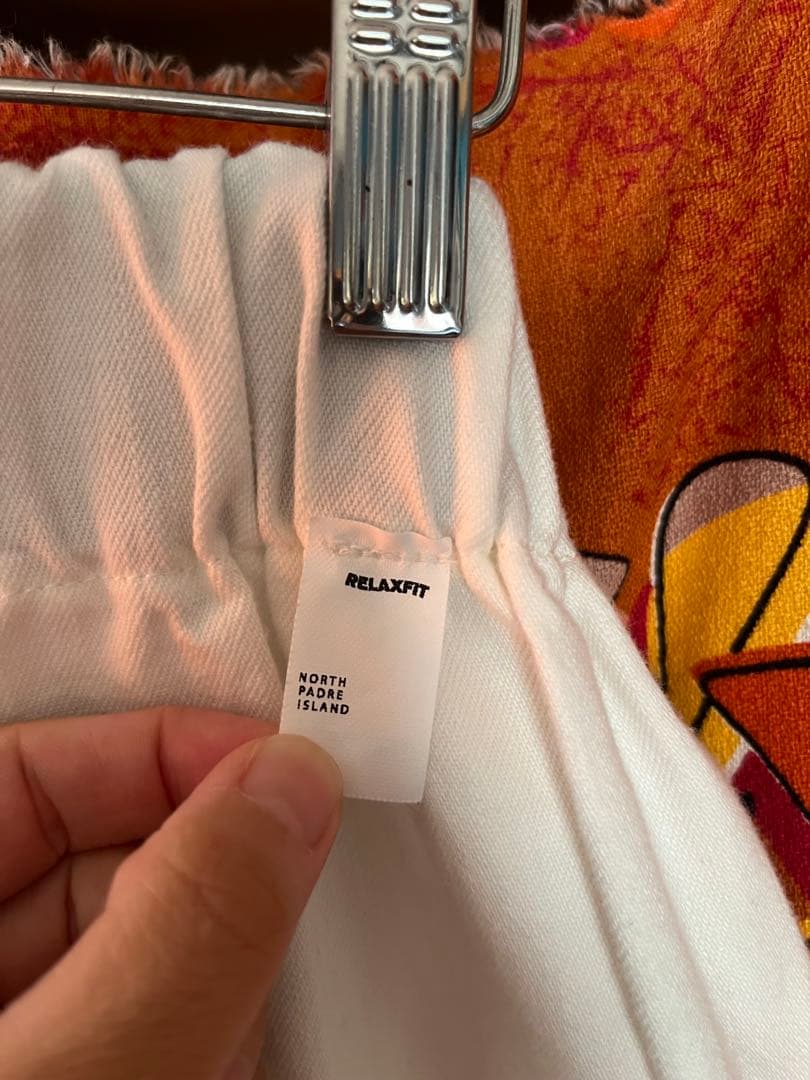 RELAX FIT ホワイトデニムパンツ　SUPERMARKET