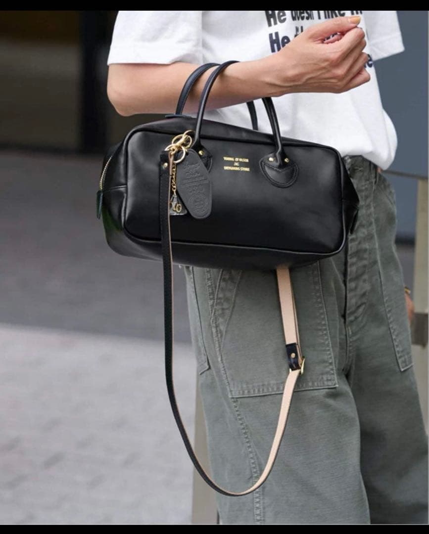 YOUNG&OLSEN 別注 CHARM WIDE BOTTLE BAG - メルカリ YOUNG&OLSEN 別注 CHARM WIDE BOTTLE BAG - メルカリ