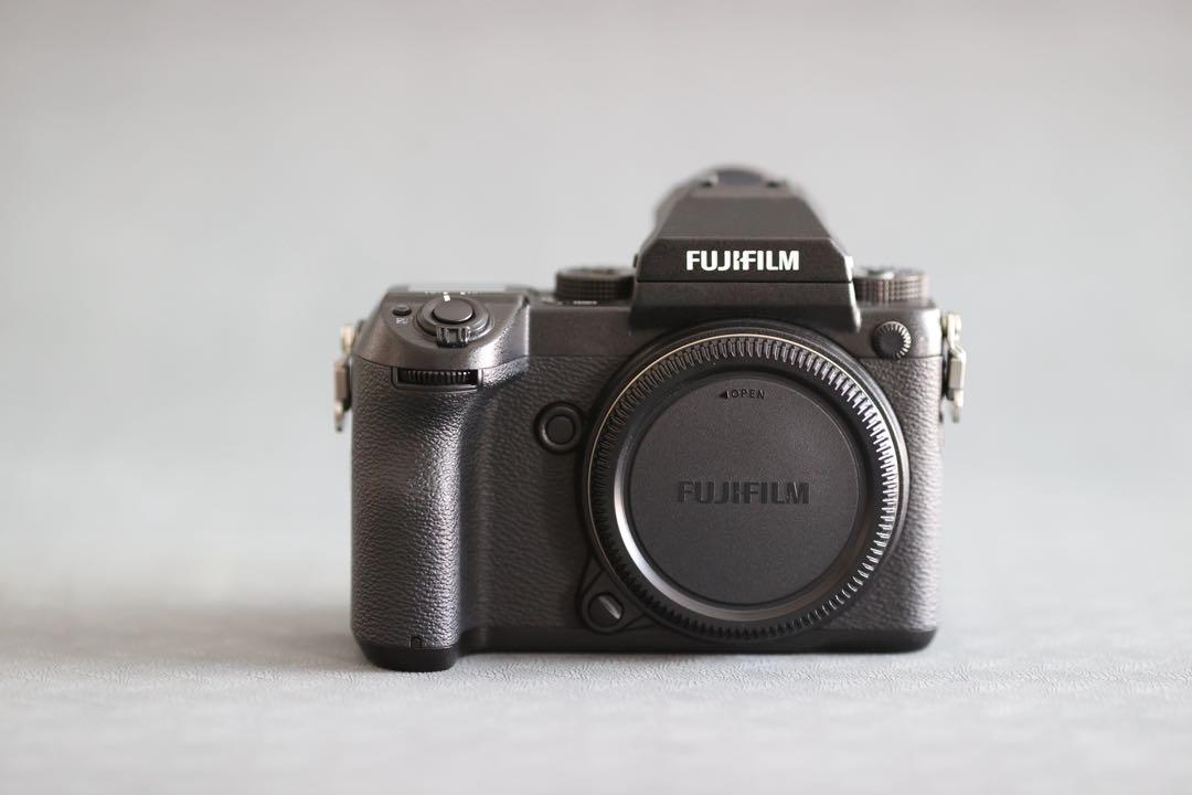 FUJIFILM GFX50S ボディ+縦位置グリップ+バッテリー3個付き