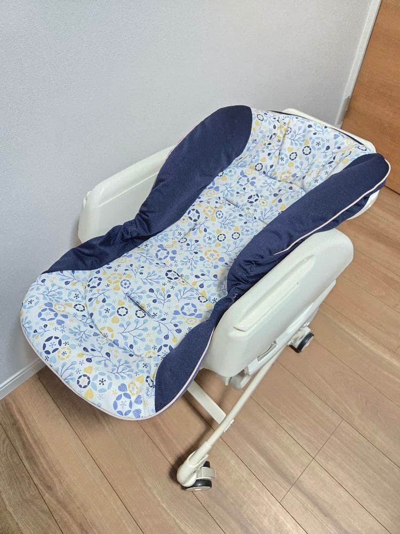 ベビーハイローチェア 花柄