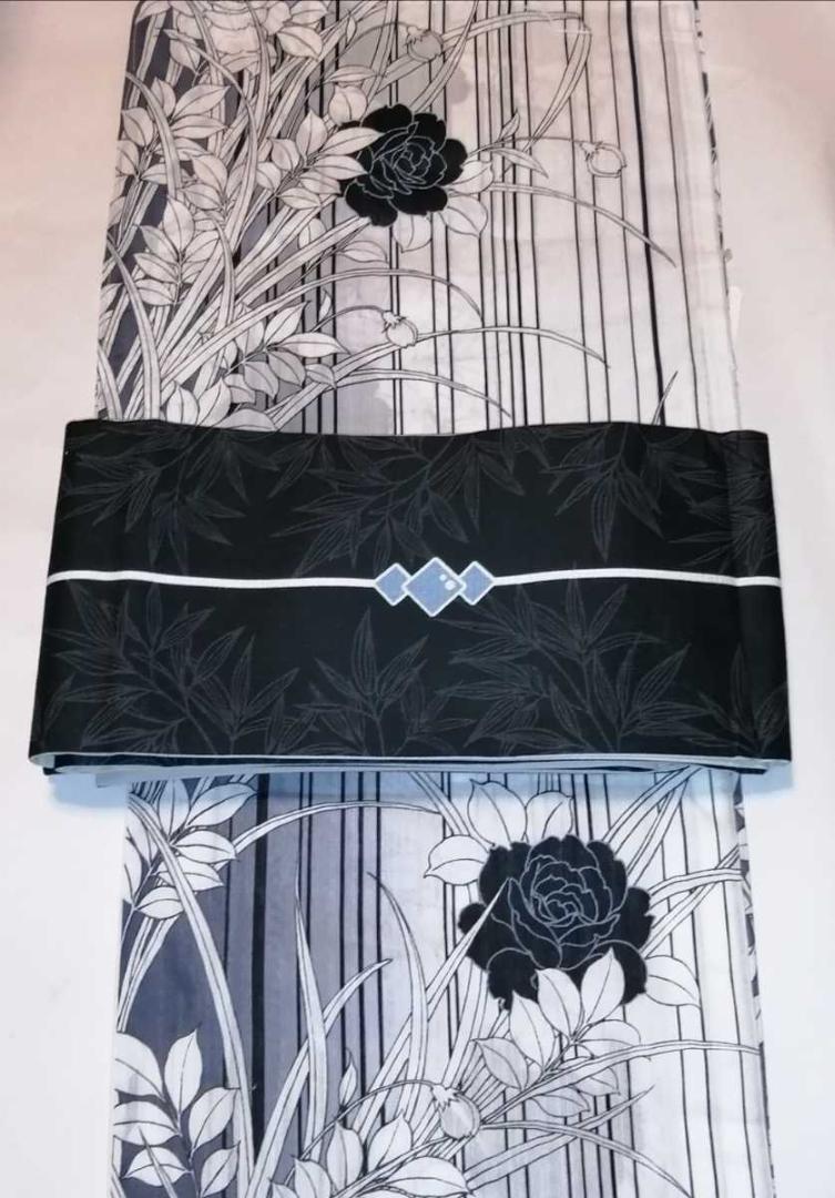★新品★ファイナルステージ・ブランド浴衣★オフ白地縦縞バラ★白黒モノトーン