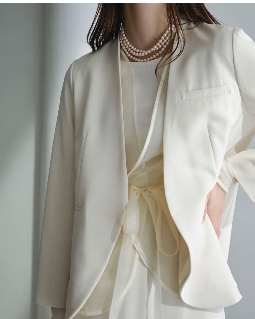 エメイン ノーカラージャケット エメイン ノーカラージャケット S オフホワイト - メルカリ