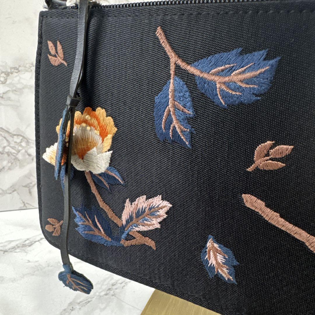 新品未使用】 VIVIENNE TAM ワンピース 花柄 刺繍 七分袖 黒 S
