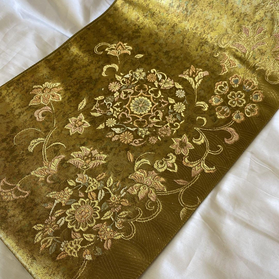 金 刺繍