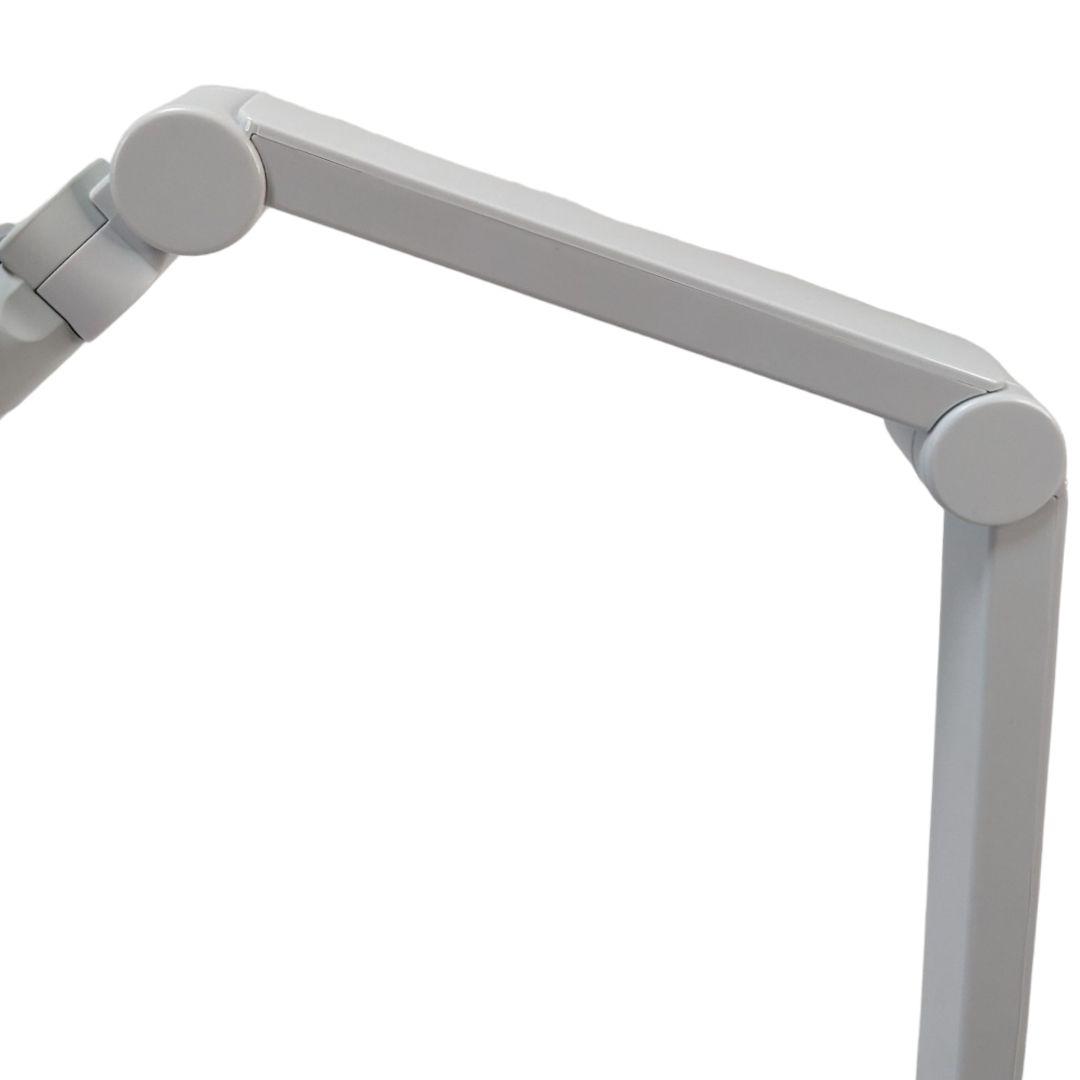 美品 パナソニック LEDデスクスタンド SQ-LD525-W 2020年製