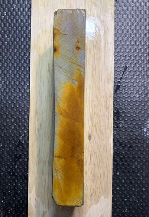 609 天然砥石 大平山 白巣板 黒蓮華 内曇り 仕上げ砥石