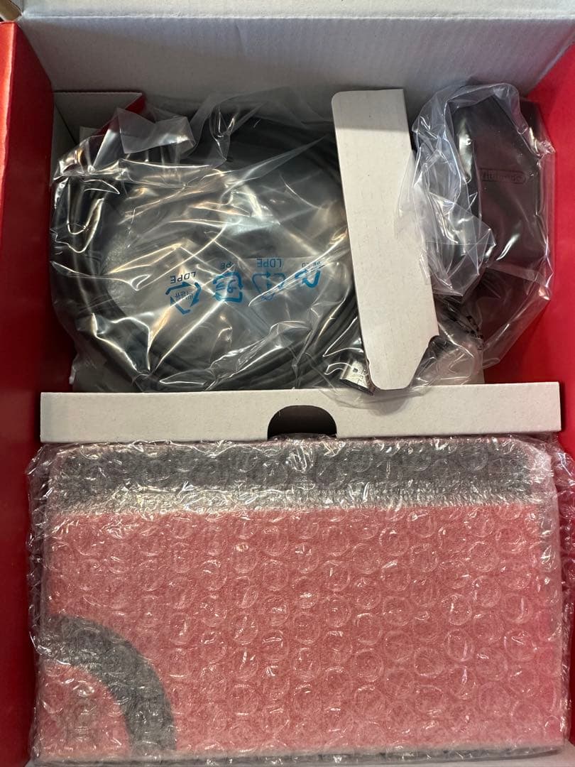 Nintendo Switch 有機ELモデル 赤