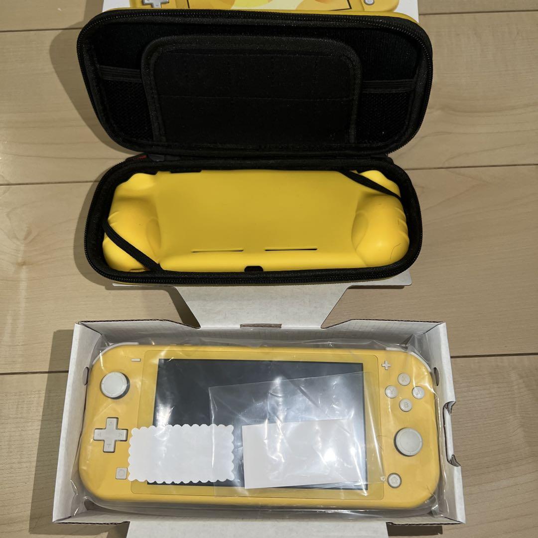 スイッチライト 本体 イエロー おまけ ソフトカバー ピカチュウ ハードケース