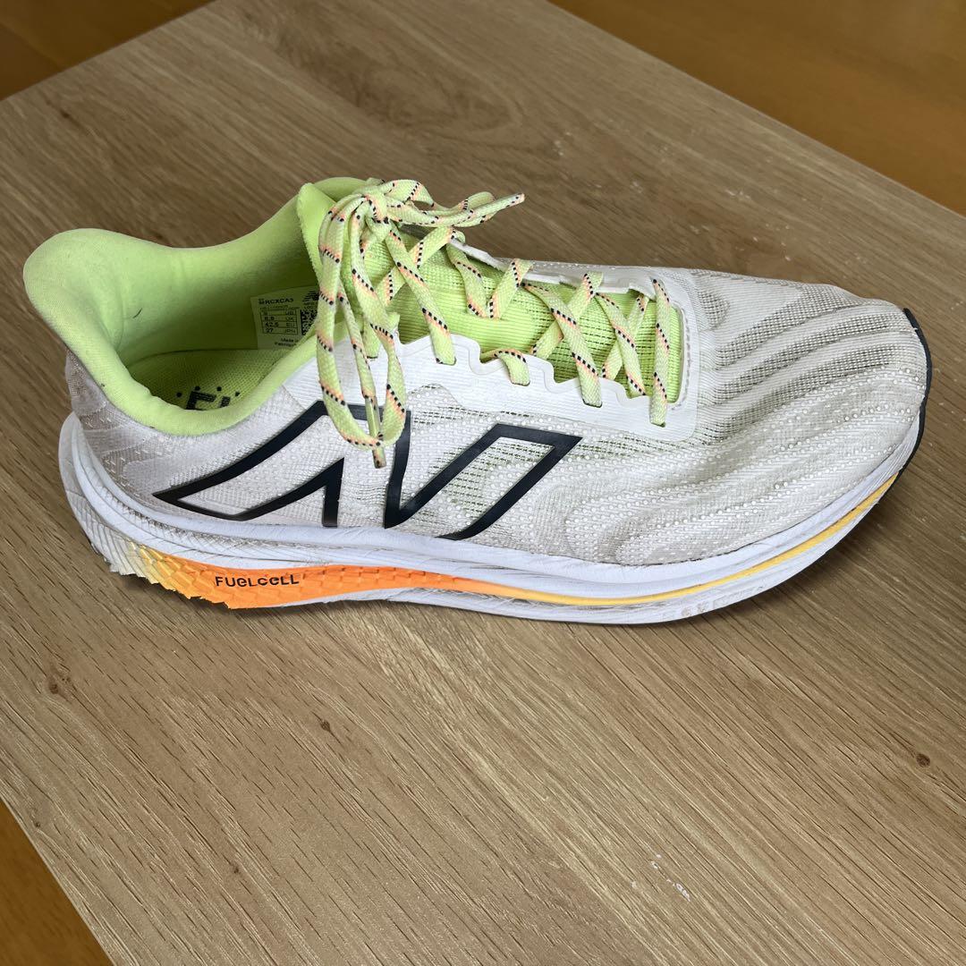 ニューバランス】フューエルセルスーパーコンプトレーナー V2