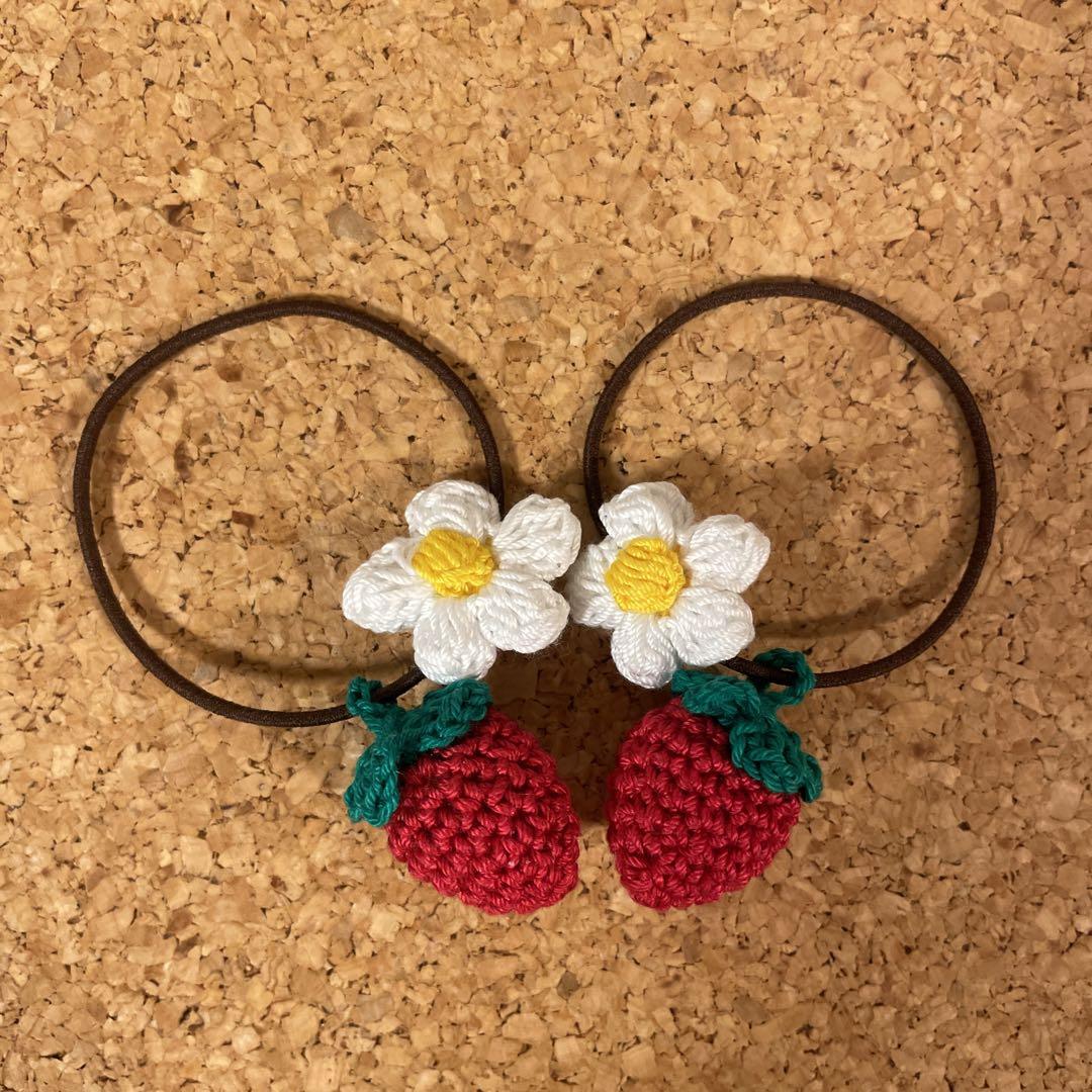 いちごのヘアゴム 子ども用 ハンドメイド