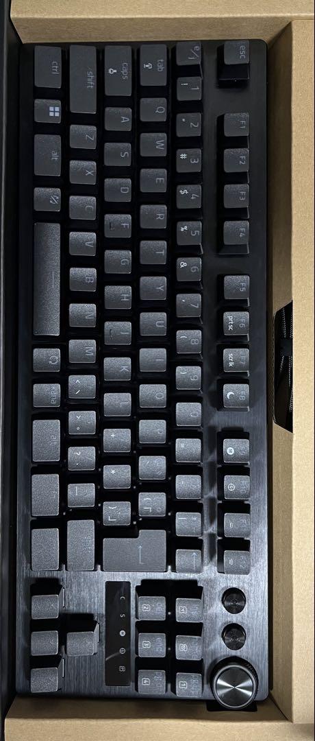 ● Razer