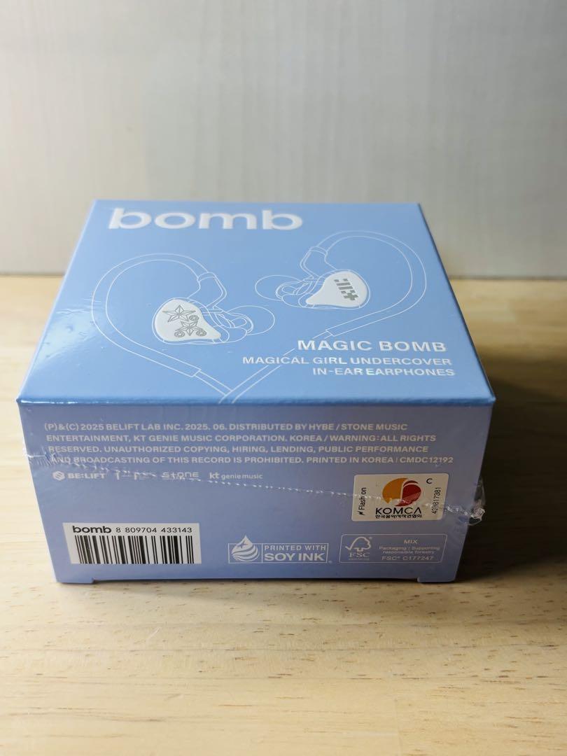 【新品未開封】ILLIT アルバム bomb Merch イヤモニ イヤホン 4 新品未開封】ILLIT bomb Merch ver アルバム イヤホン - メルカリ