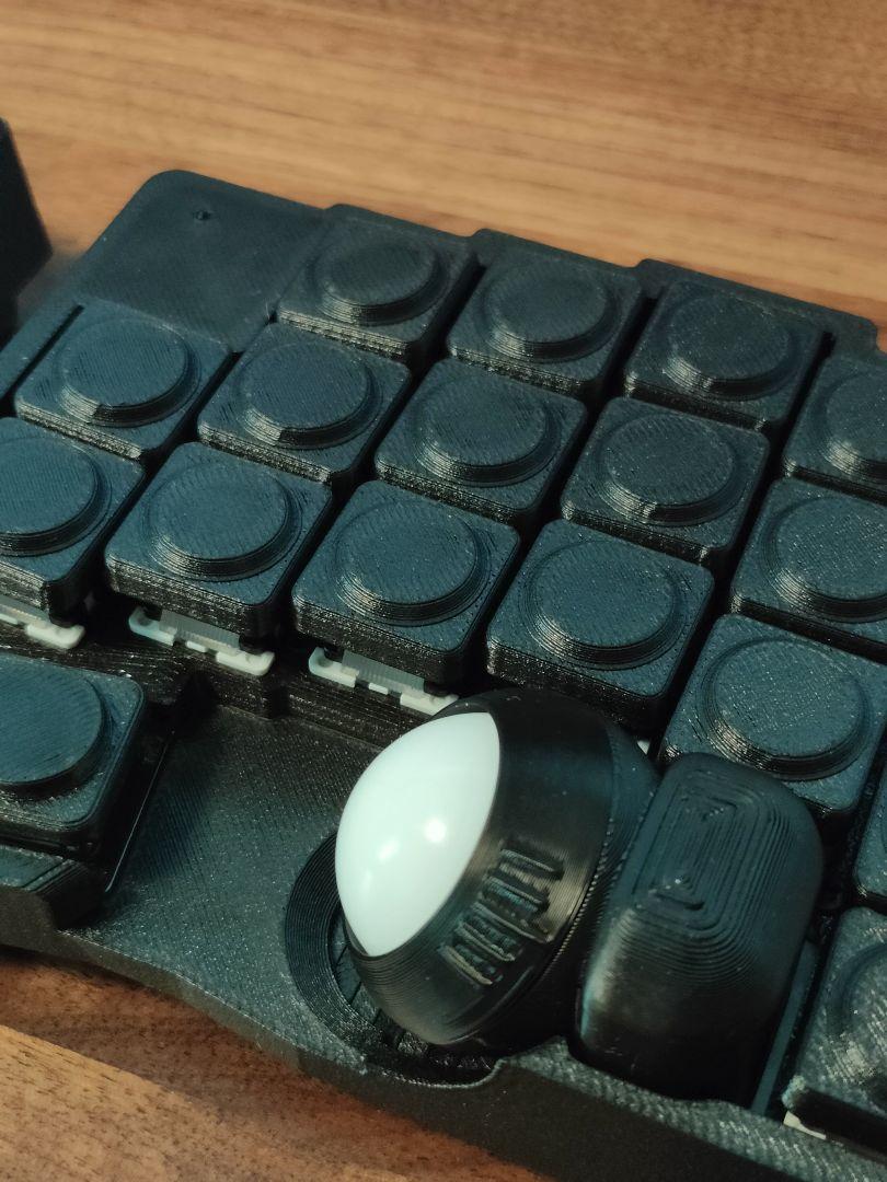 roBa ブラック 無線 左右分割キーボード トラックボール