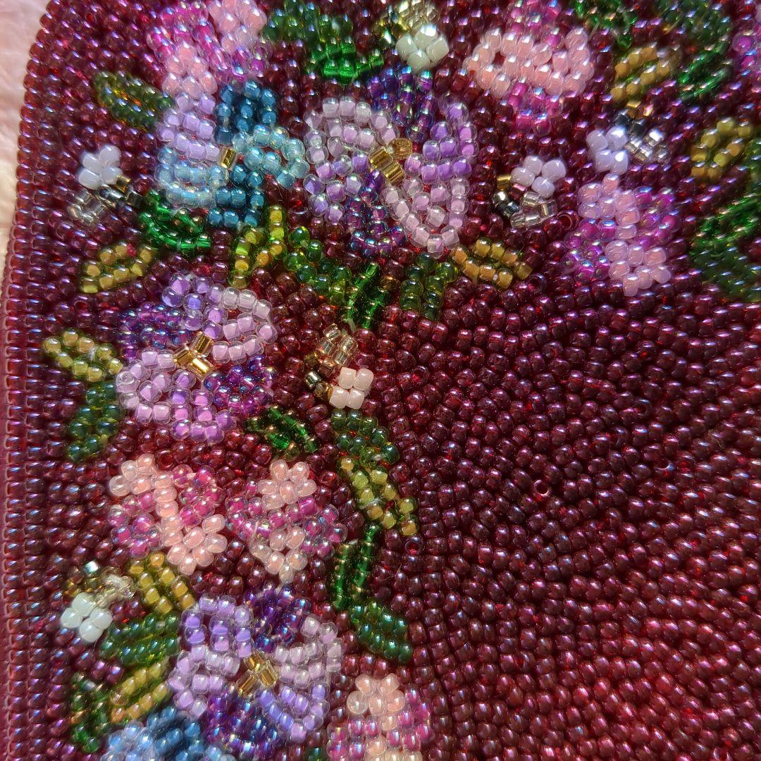 【新品未使用】柏ビーズ　花柄刺繍 パープル 長財布