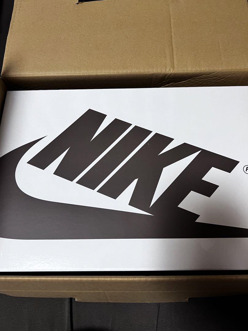ナイキ AIR JORDAN 1 × TRAVIS SCOTT