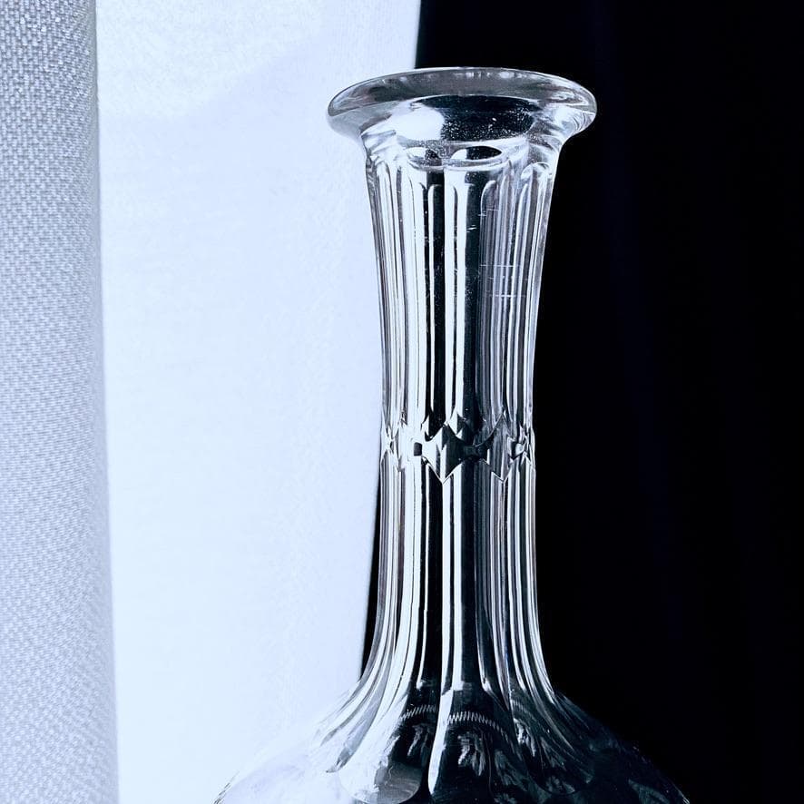 花のオールドサンルイSaintLouis♢デュナDunaのデキャンタ 木の葉蔓草