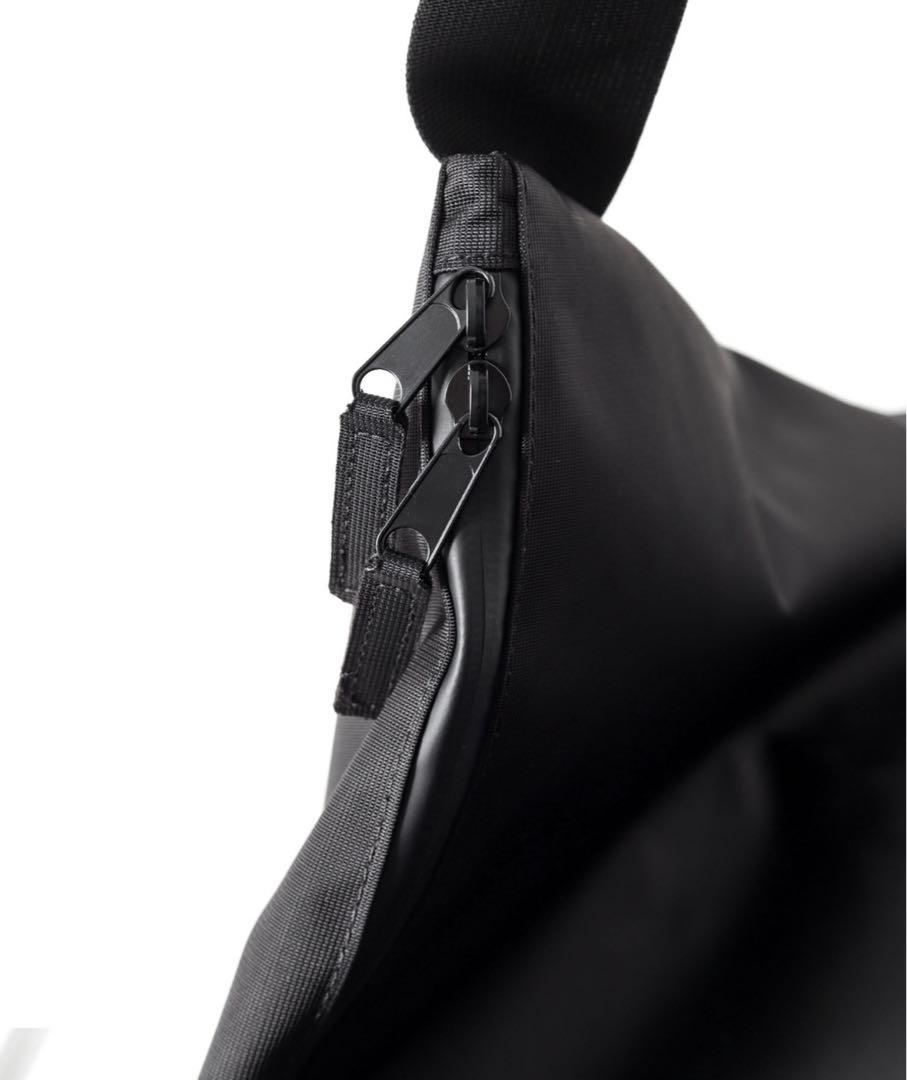 【限定カラー/極美品！】　meltum ナイロンメッセンジャーバッグ