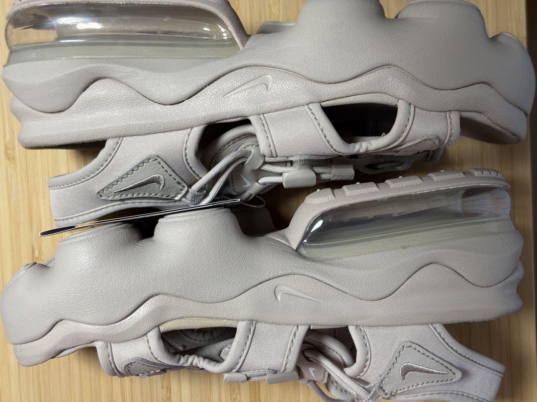【新品】 NIKE エアマックスココ　クリーム　24cm