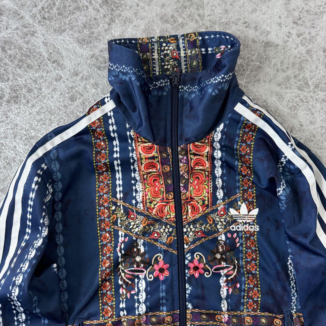 美品 アディダス CIRANDERIA トラックジャケット バックロゴ 総柄 O 美品 アディダス CIRANDERIA トラックジャケット バックロゴ 総柄 O