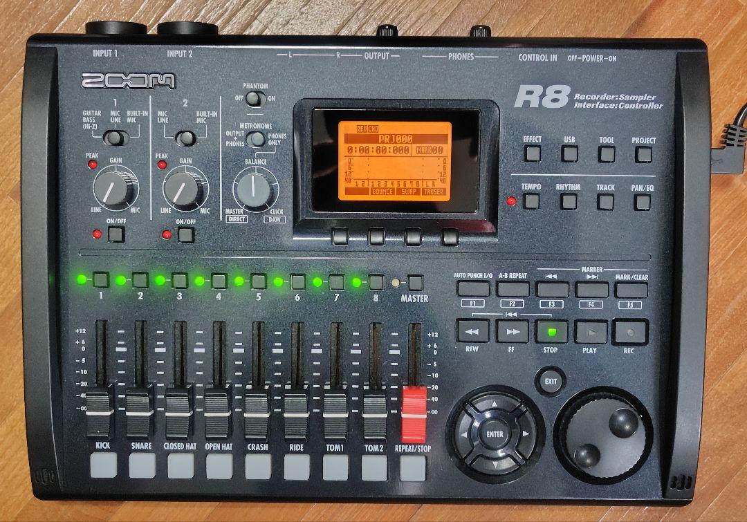 Zoom R8 マルチトラックレコーダー(16GB SDカード、ソフトケース付) Zoom R8 マルチトラックレコーダー | MAP RENTAL