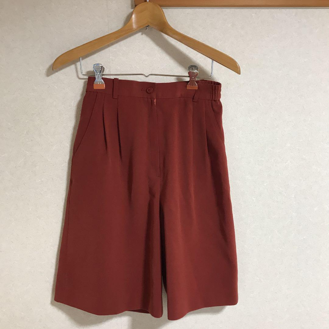 キュロットです 膝あたりの短いパンツです 綺麗なダークな赤色です Enrichioniami Org