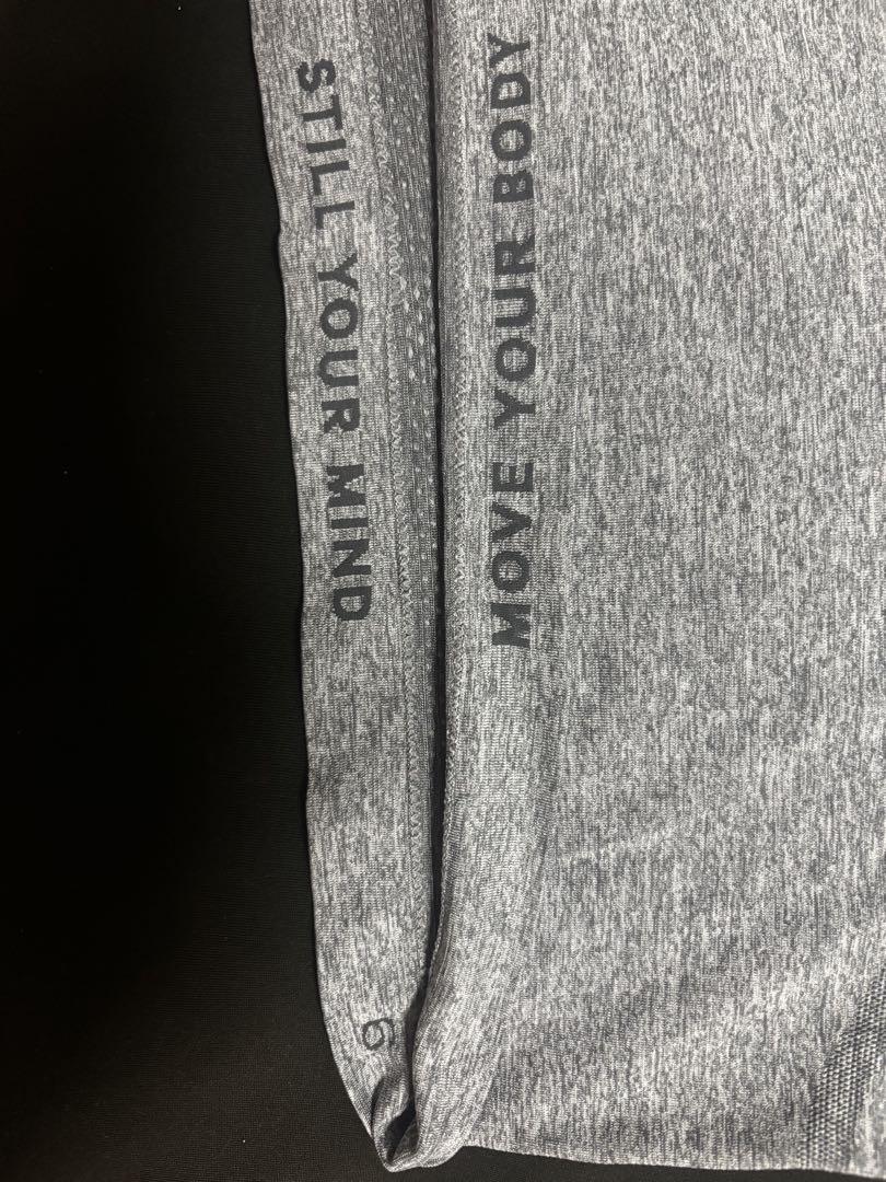 ルルレモン　Tシャツ