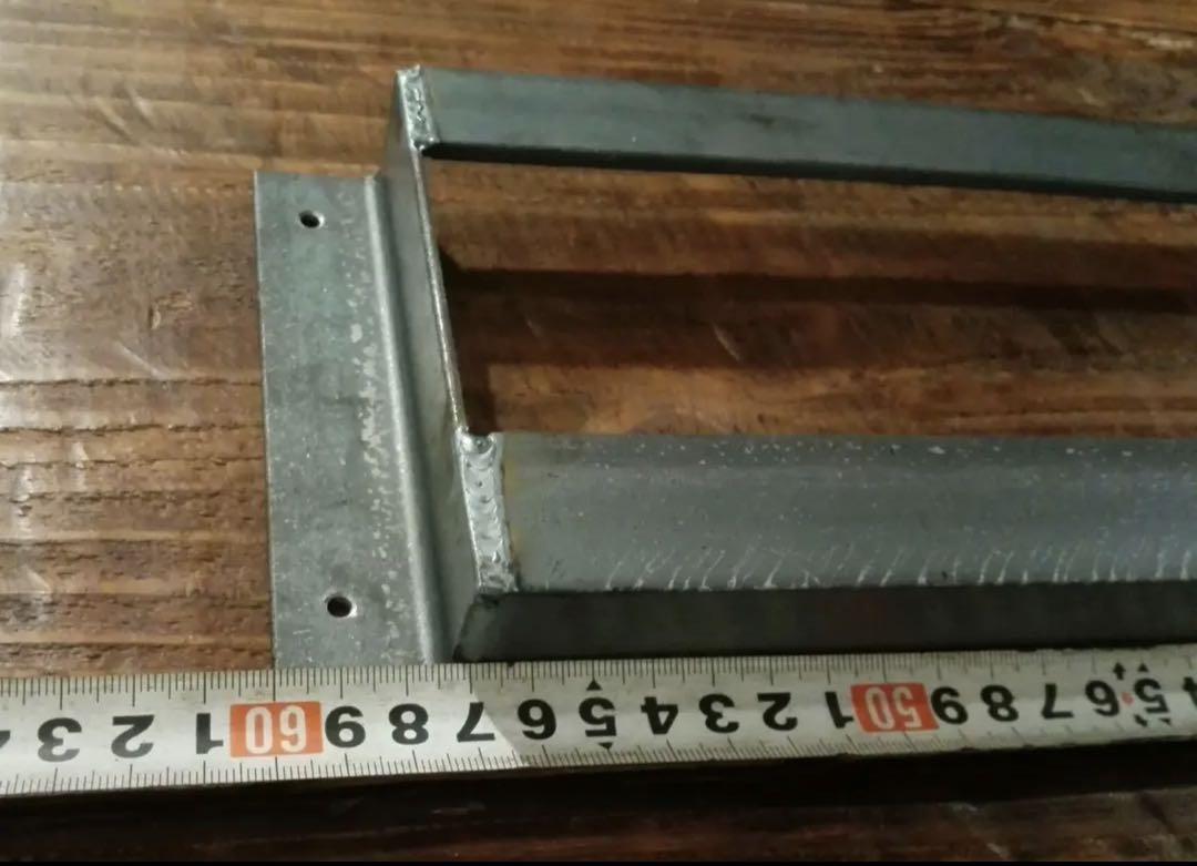 壁掛けブックラック　ウォールシェルフ　アイアン家具　ハンドメイド
