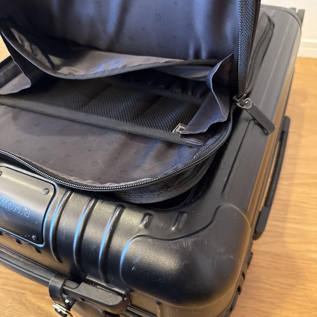 RIMOWAエッセンシャルスリーブキャビンケースか機内持ち込み