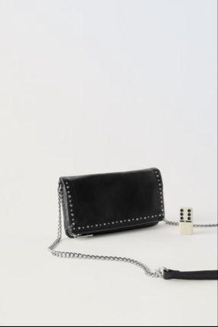 新品未使用 ZARAスタッズ付き ZARA - ZARA スタッズ付き ブラック クロスボディバッグ