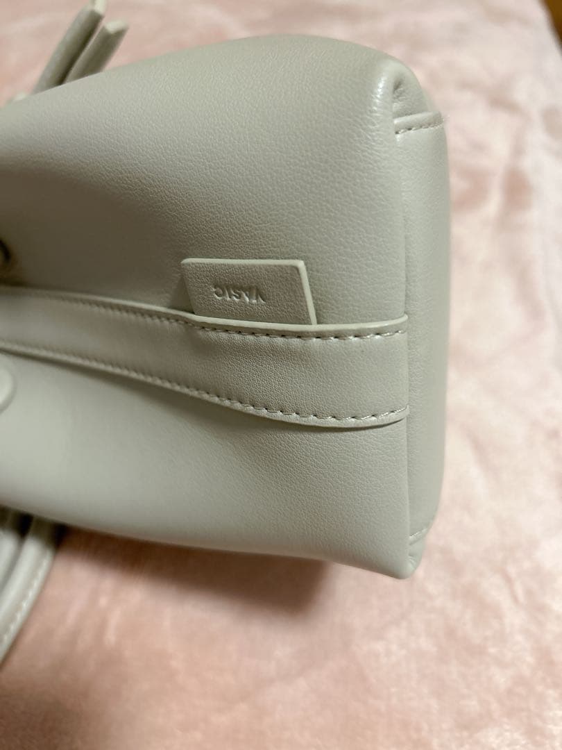 VASIC ベージュ 巾着型ショルダーバッグ VASIC ベージュ 巾着型ショルダーバッグ