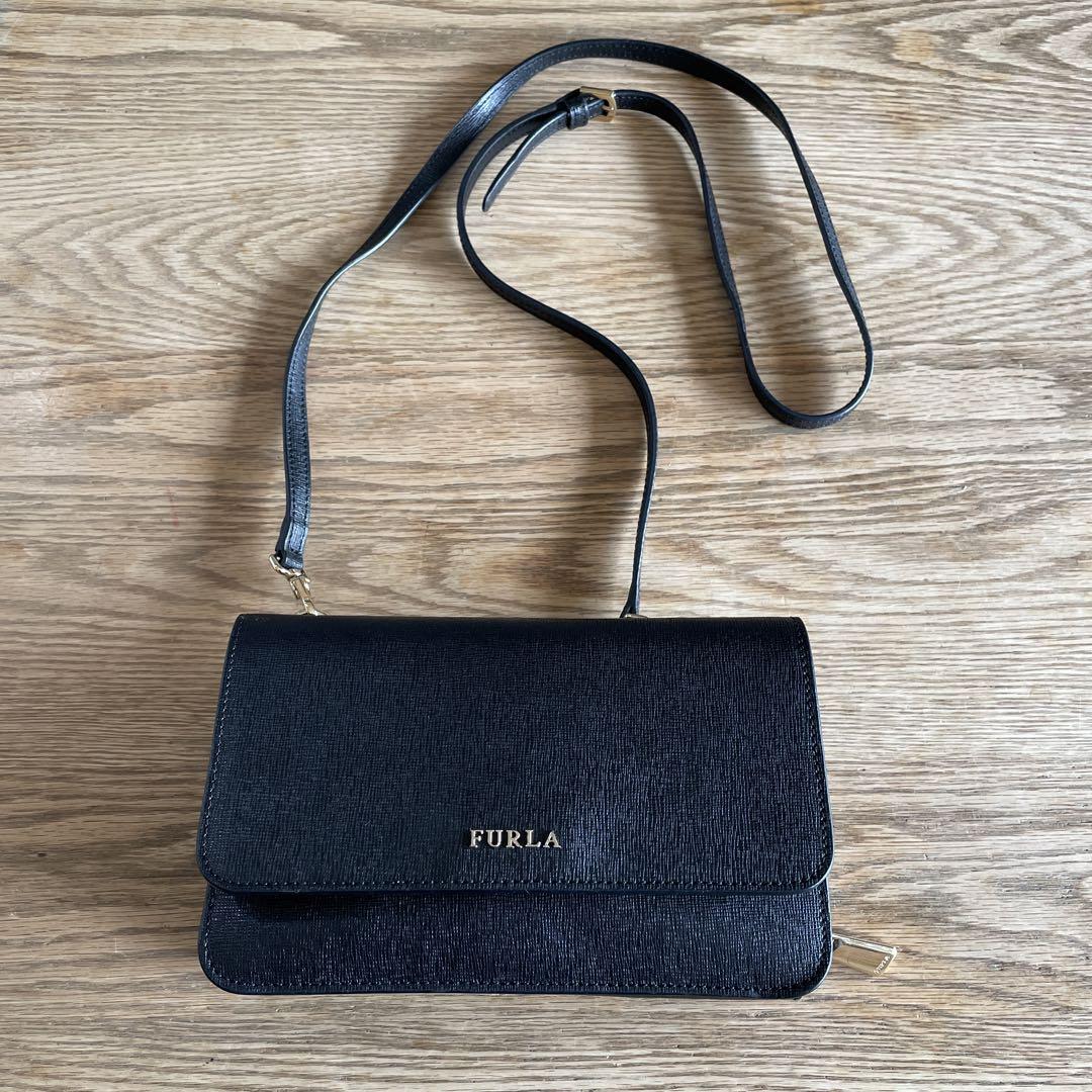 FURLA ショルダーウォレット 美品✨