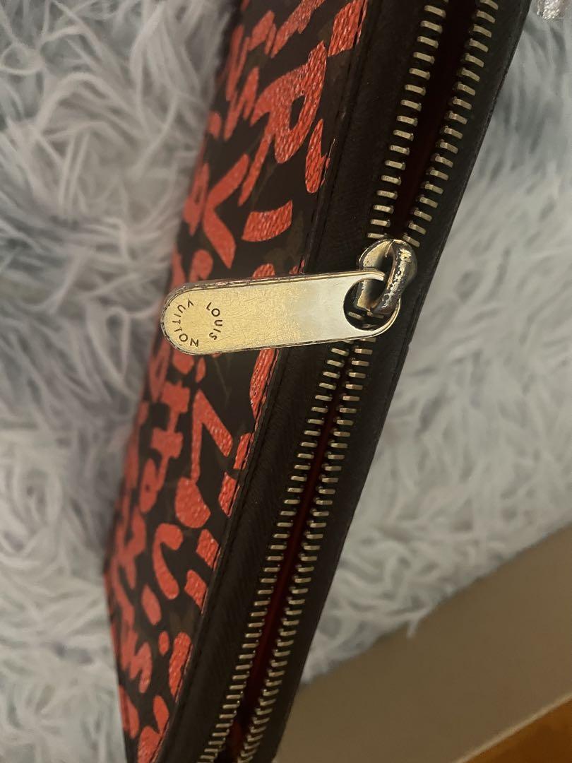 Louis Vuitton ロゴプリント限定品長財布