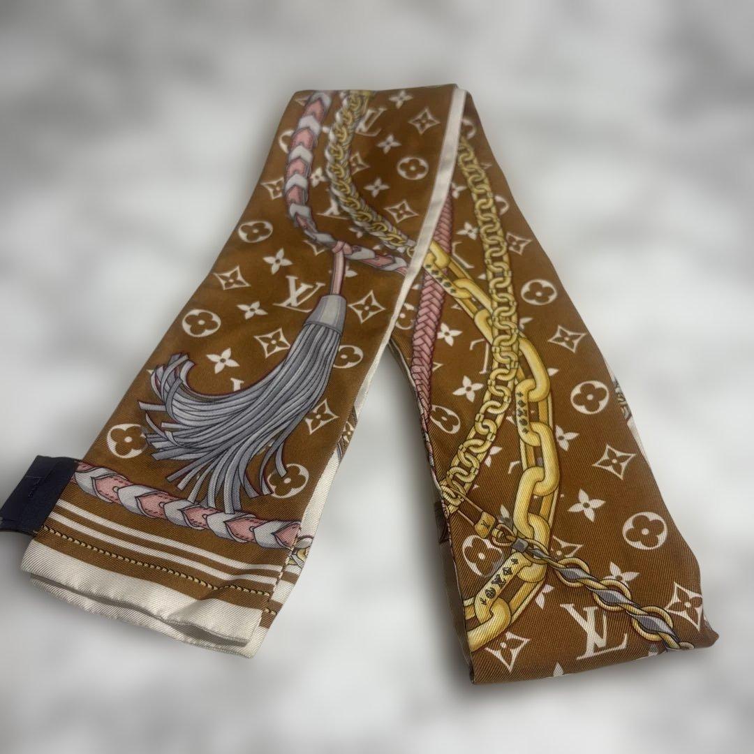 LOUIS VUITTON✴︎ルイヴィトンスカーフ リバーシブル ブラウンホワイト