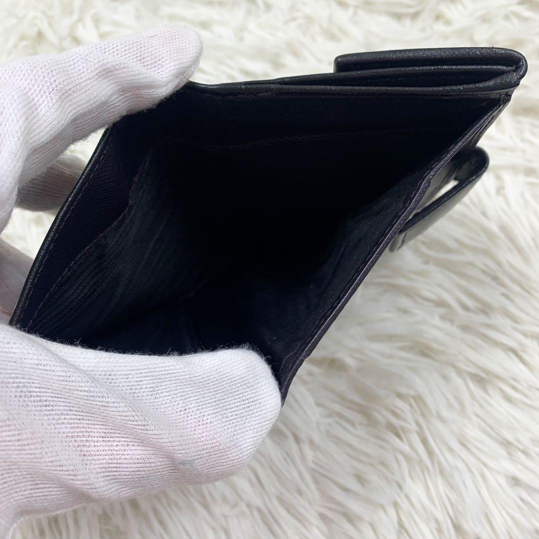 【✨極美品✨】プラダ サフィアーノ 三角ロゴ 二つ折り財布 ブラック