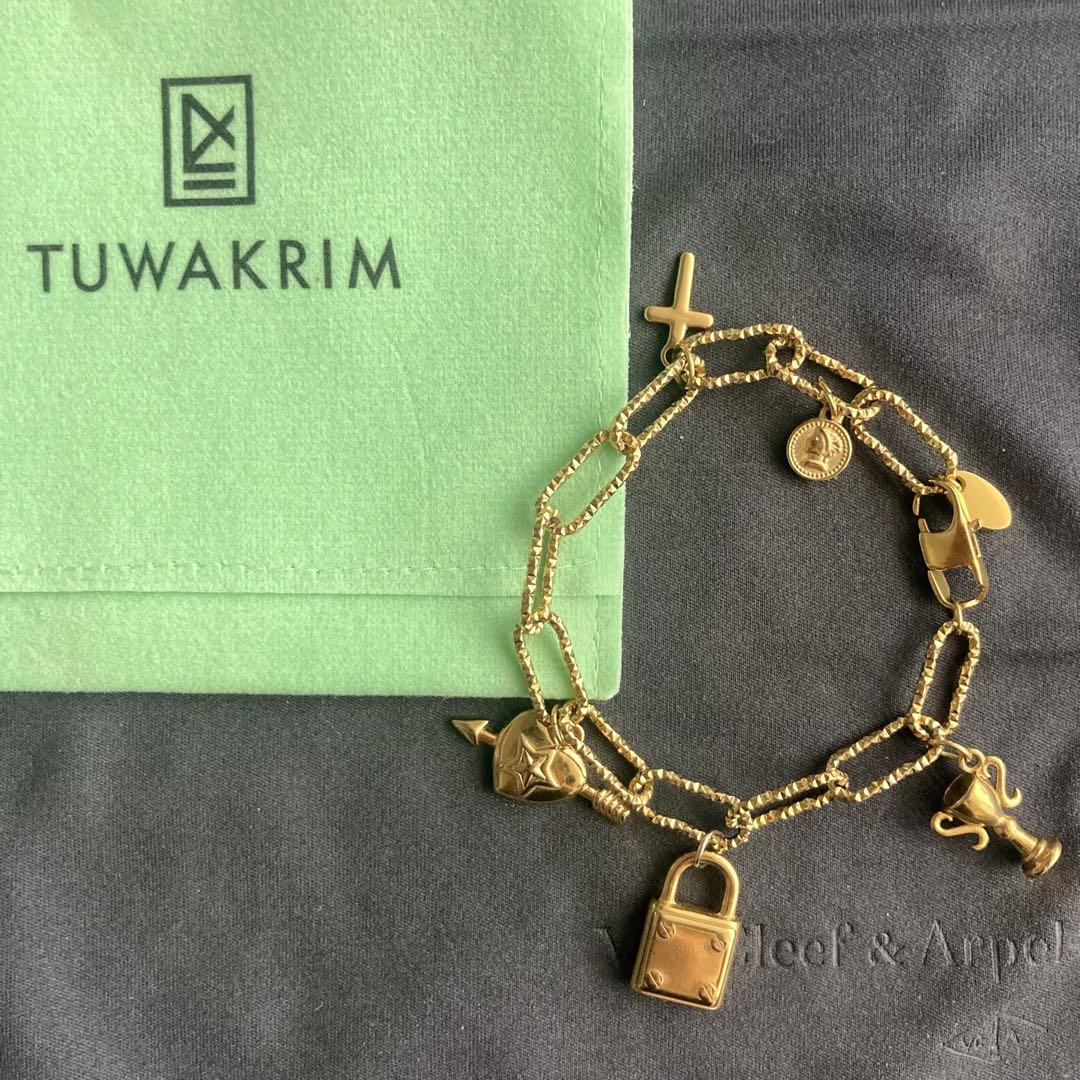 TUWAKRIM チャーム付きブレスレット
