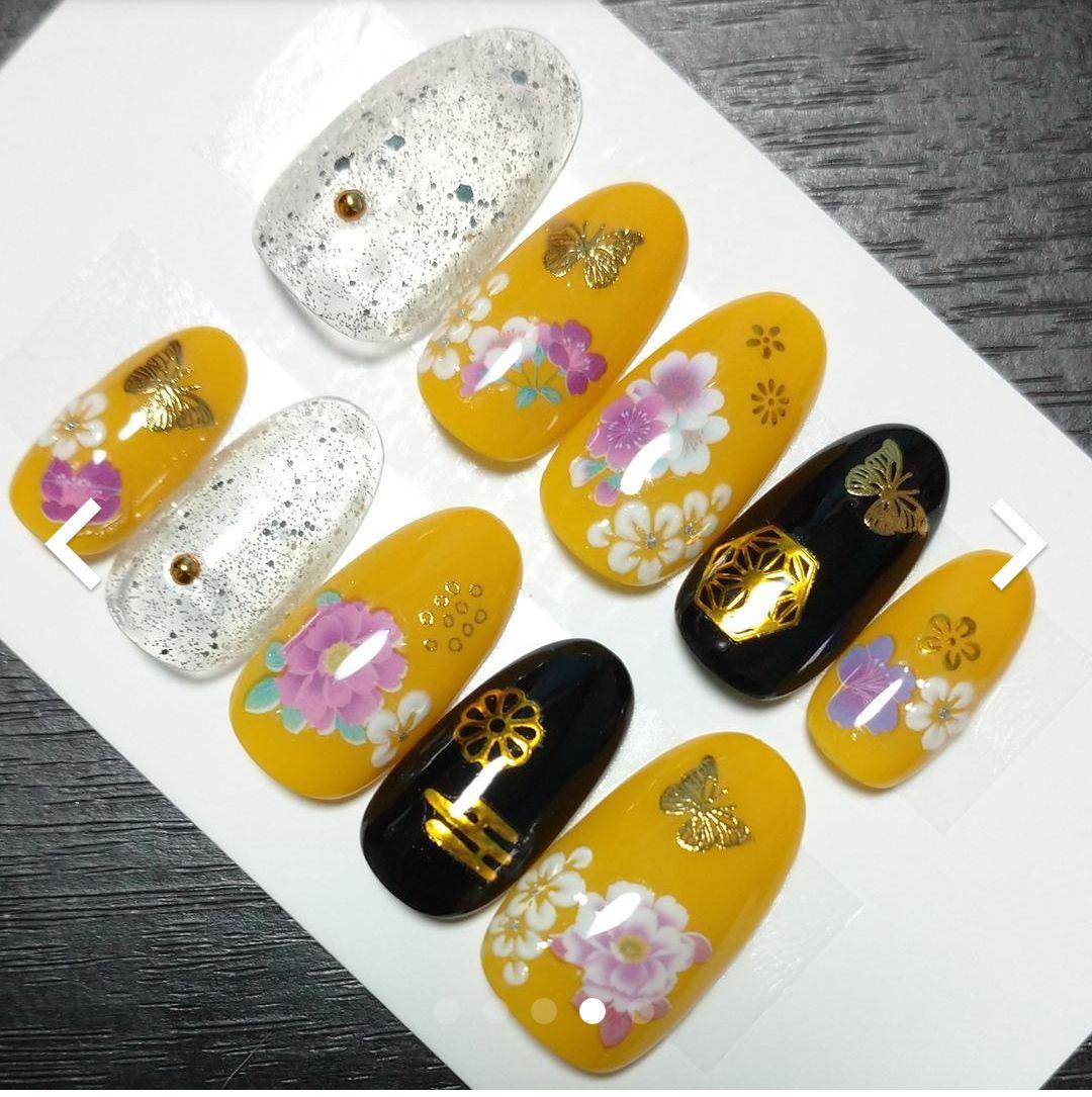 和風 ネイルチップジェルネイル黄色黒シルバー和柄花蝶々 - メルカリ 和風 ネイルチップジェルネイル黄色黒シルバー和柄花蝶々 - メルカリ
