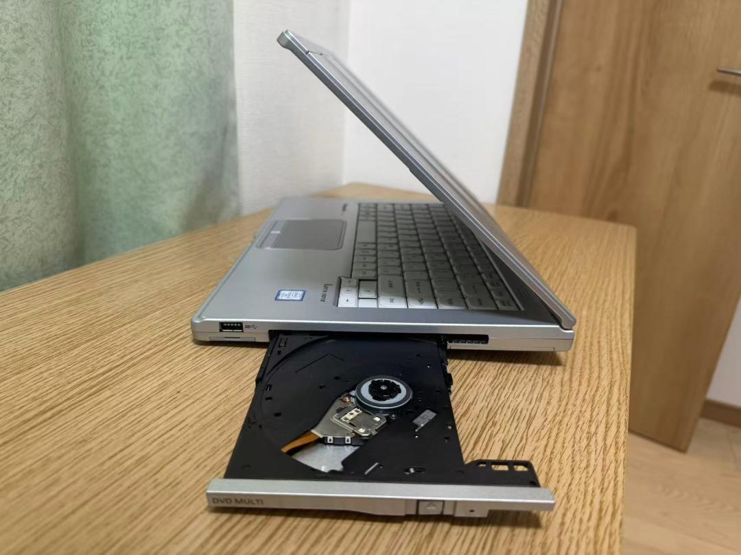 Panasonic Let's note i5/8GB/SSD256GB　超軽い
