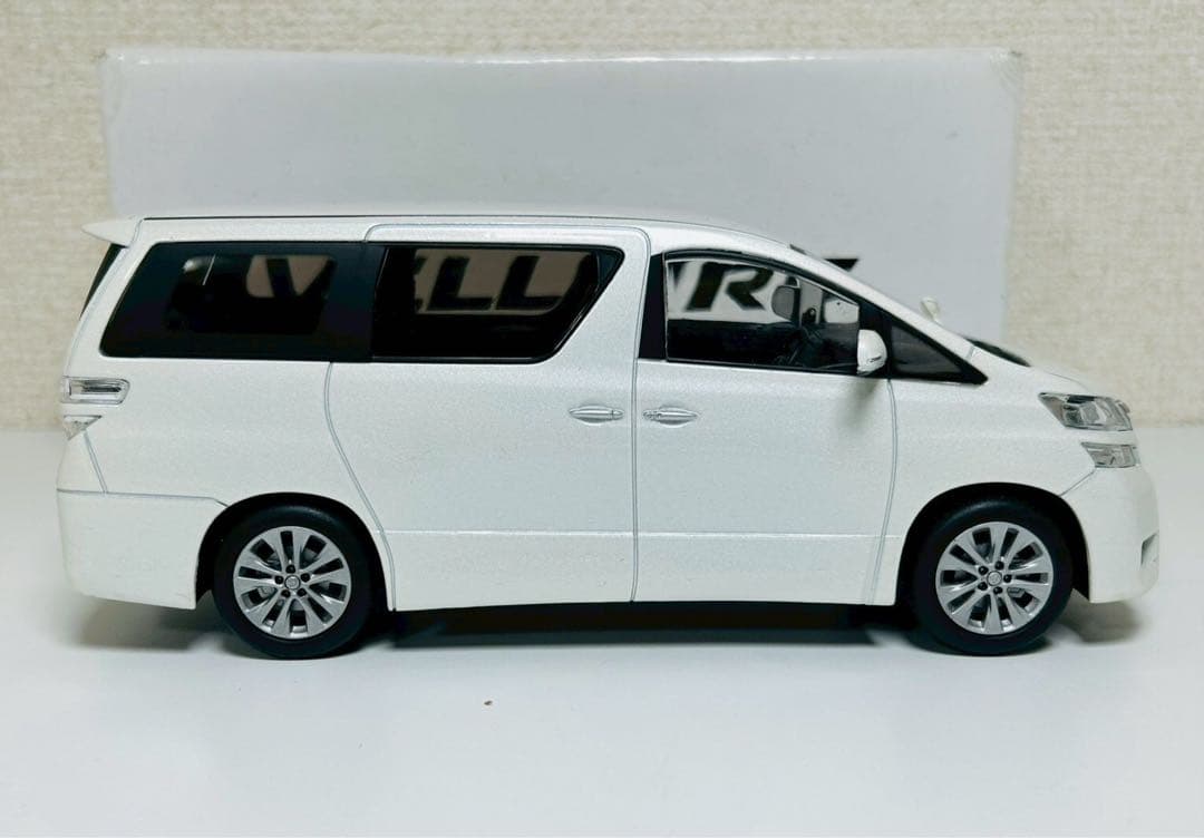 トヨタ ヴェルファイア ホワイトパールクリスタルシャイン 【10122m】 トヨタ ヴェルファイア ホワイトパールクリスタルシャイン 【10122m】