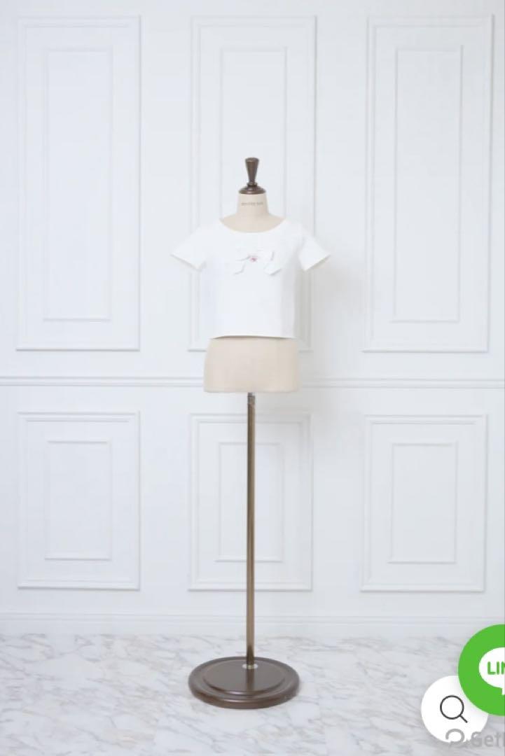 新品タグ付き♡ミストレアス♡フロントリボンコンパクトTシャツ♡ホワイト 新品タグ付き♡ミストレアス♡フロントリボンコンパクトTシャツ
