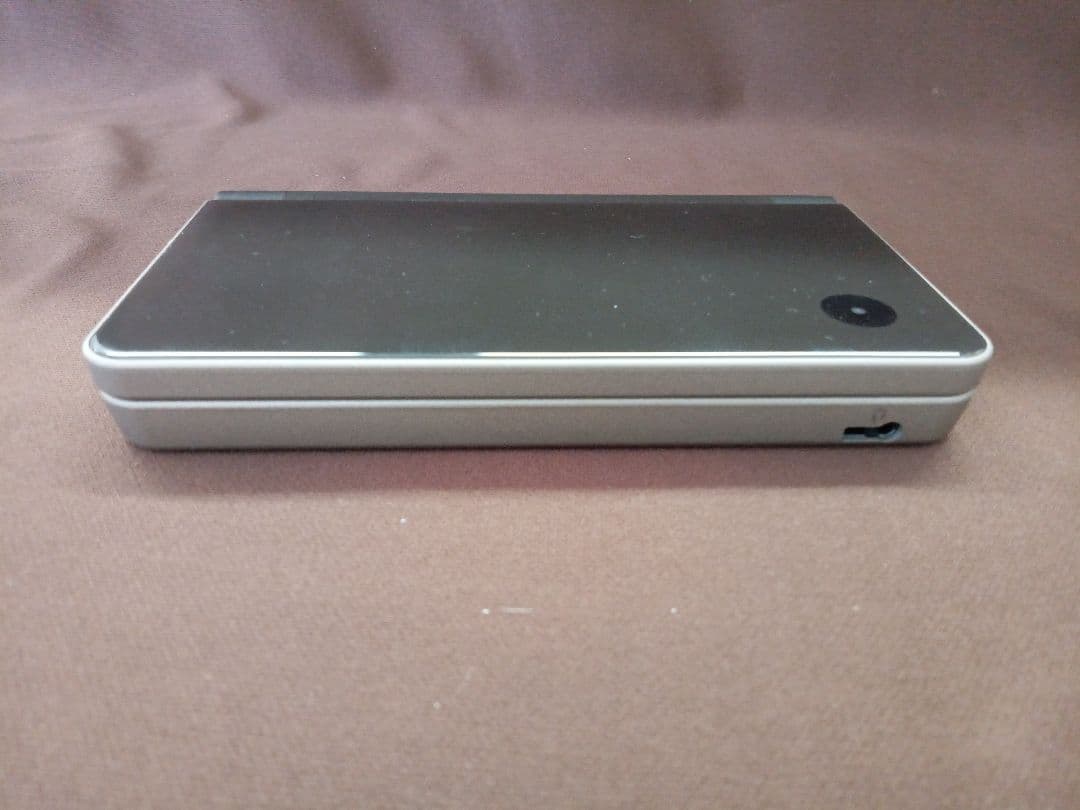 TA1951 Nintendo DSILL 本体 ソフト3本セット目立った傷や汚れなし YUZUMIYA_COM