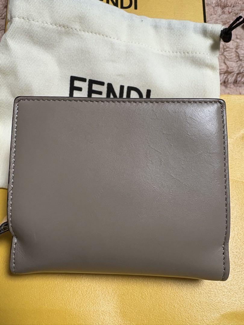 FENDI 二つ折り財布 グレー/ピンク - メルカリ