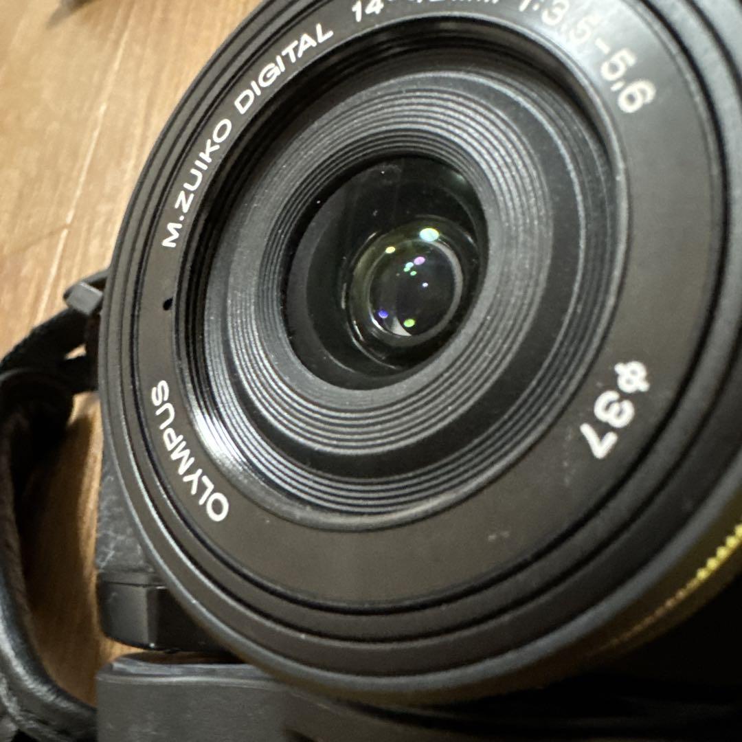 【美品・1度のみ使用】OLYMPUS OM-D E-M10 望遠レンズ付き