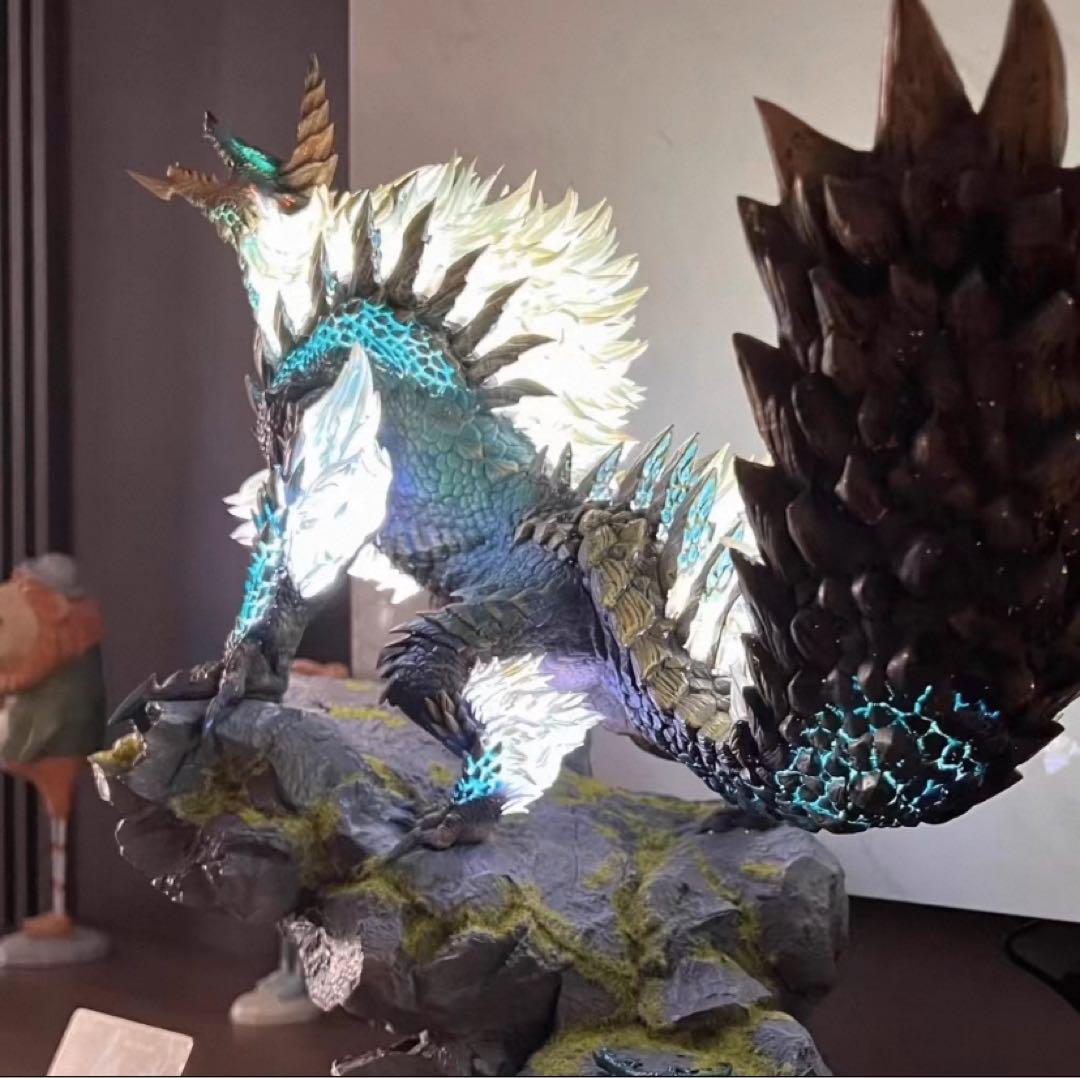 モンスターハンター ジンオウガ フィギュア LED付き