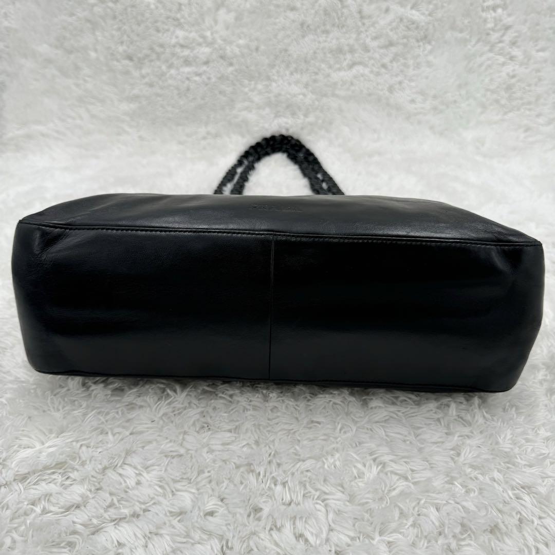 美品 プラダ プラスチックチェーン オールレザー トートバッグ