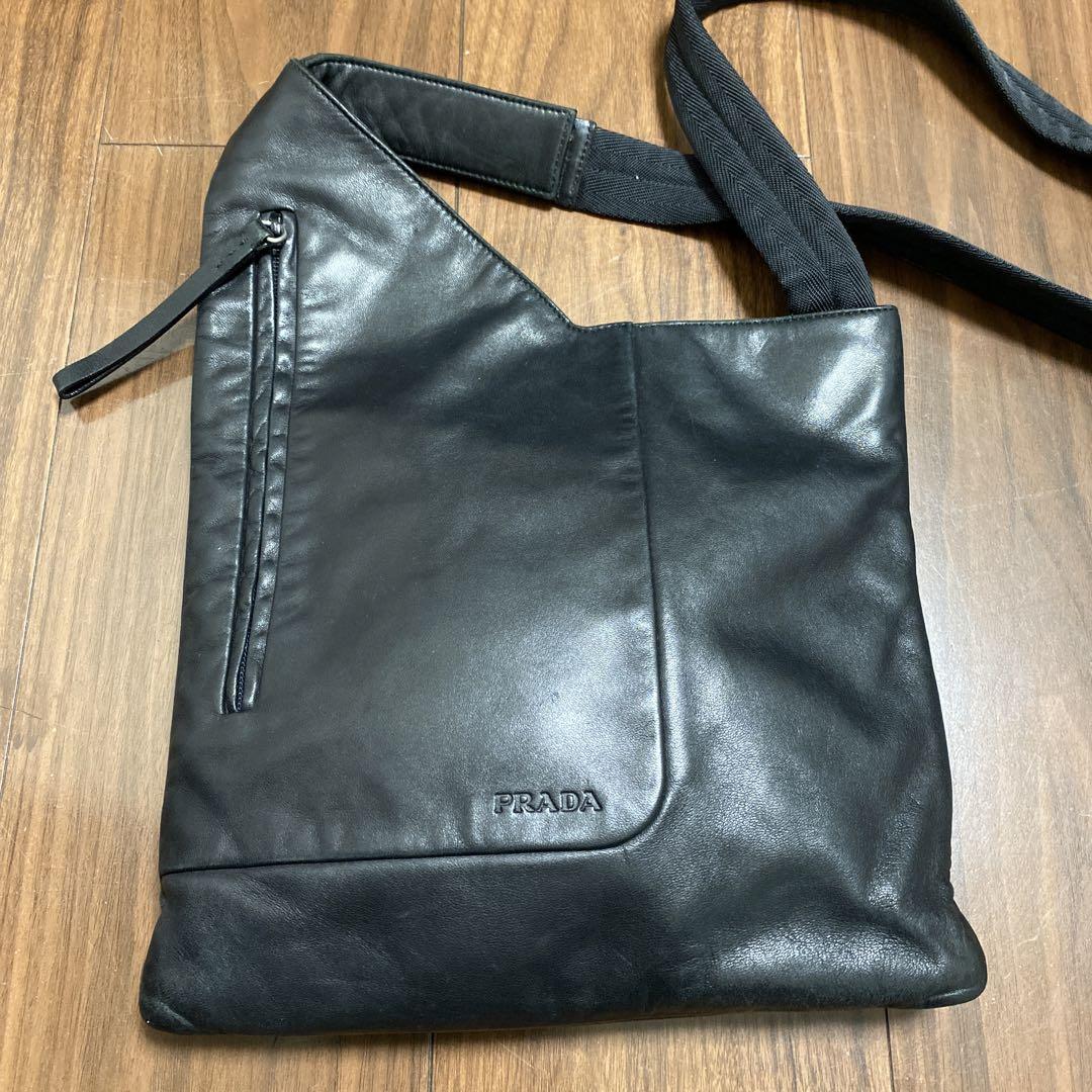 PRADA ショルダーバッグ 黒 レザー