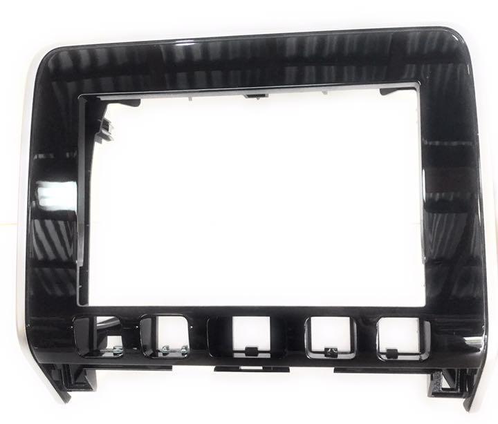 新品未使用品　C27セレナ前期eパワー 8インチ用ナビパネル　FP-2708E
