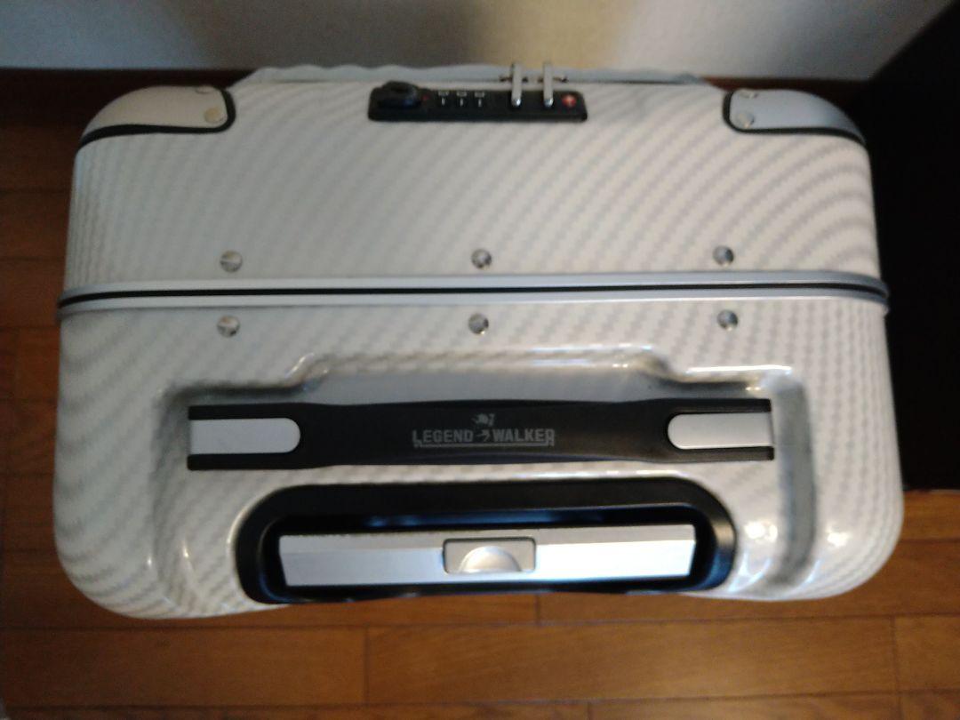 ☆rara☆　レジェンドウォーカー38L ホワイトカーボン　スーツケース