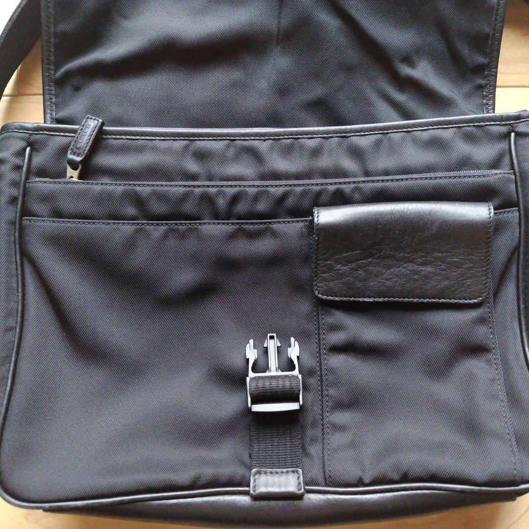 COACH ブラック ショルダーバッグ